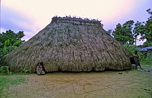 ティモール島ブナッ族の家屋