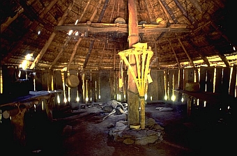アトニ族の儀礼家屋